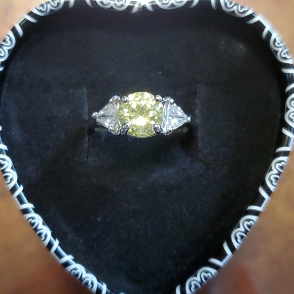 STERLING RING WITH YELLOW AND CRYSTAL STONES - Picture 3 of 7